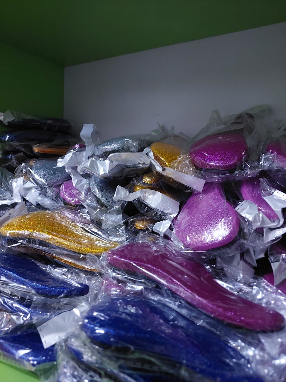 scooping-3-1-1.jpeg Tangle teezer - Image 1